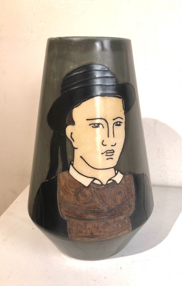 Vase  Odetta à motif de bigouden par Paul Fouillen 