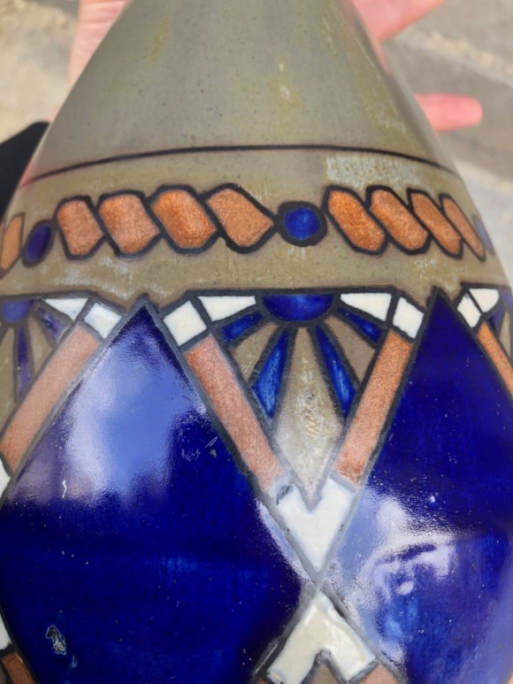 Grand vase boule à col resserré
