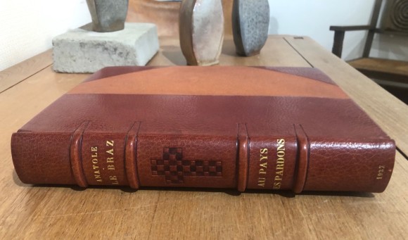 Au pays des Pardons par Anatole LE BRAZ, illustré d'une aquarelle originale de Mathurin MÉHEUT