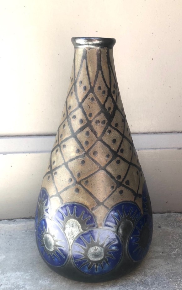 Vase Odetta à décors de coquillages stylisés
