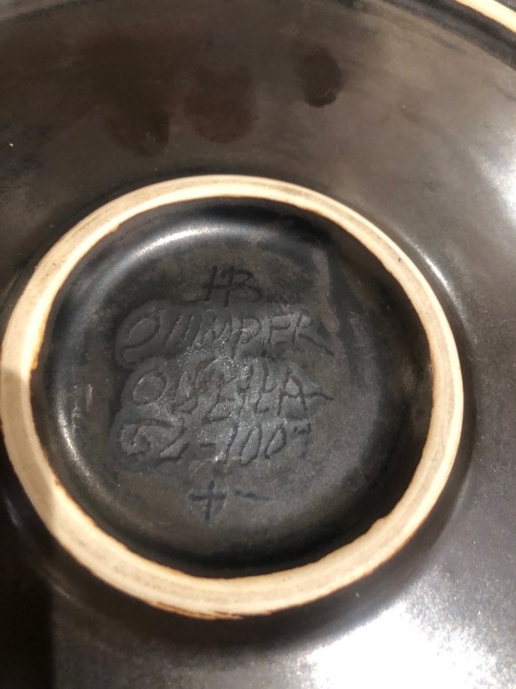 PLat Odetta à grands motifs stylisés 