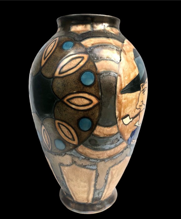 Vase Odetta à motif de breton par Paul Fouillen 