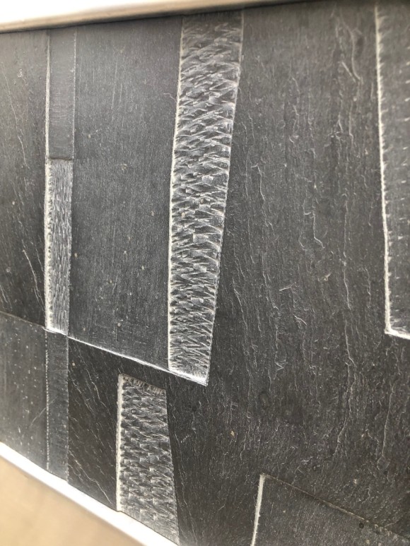 Ardoise sculpt&eacute;e